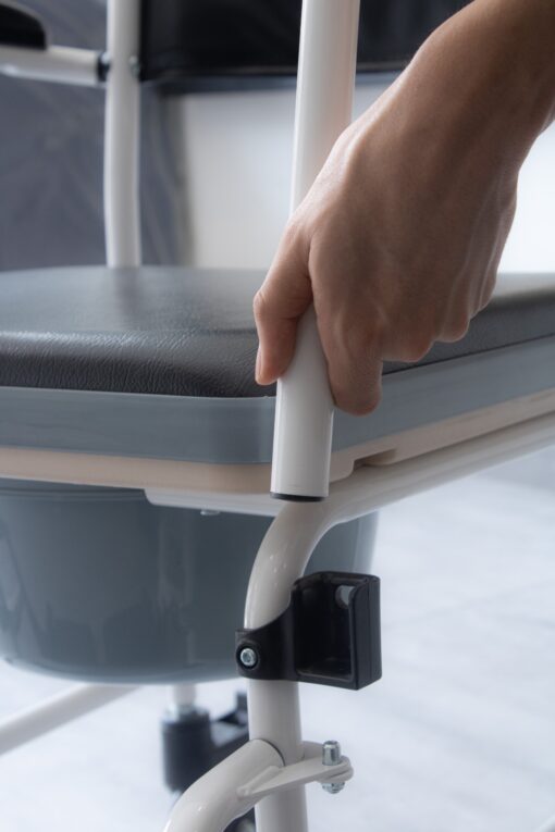 Silla sanitaria con asiento blando FS693