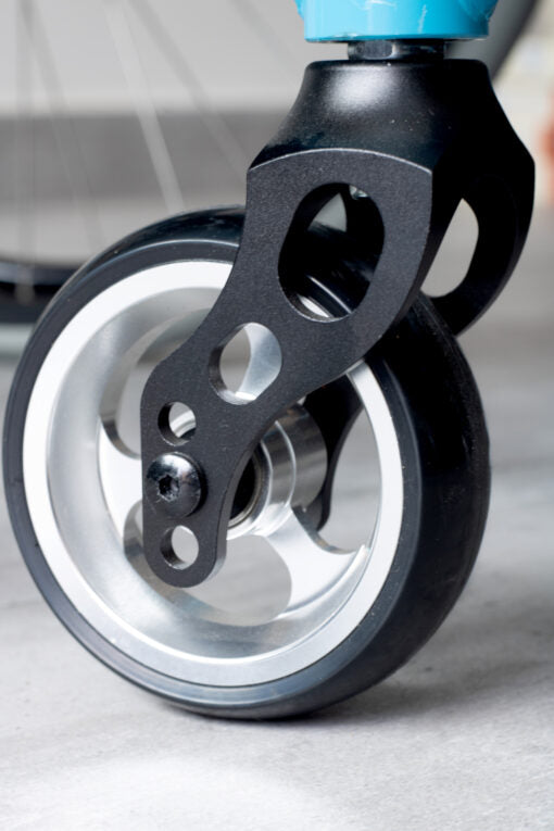 Silla de ruedas deportiva azul FS723