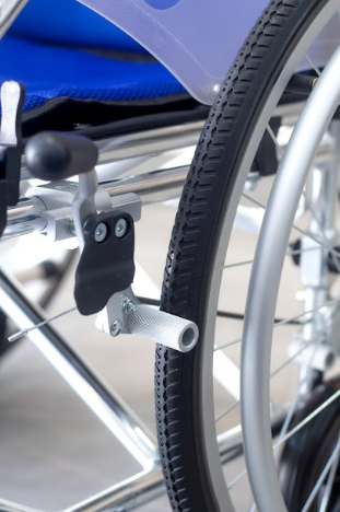 Silla de ruedas de transporte en aluminio FS903LA