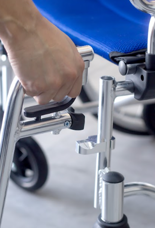 Silla de ruedas de transporte en aluminio FS903LA