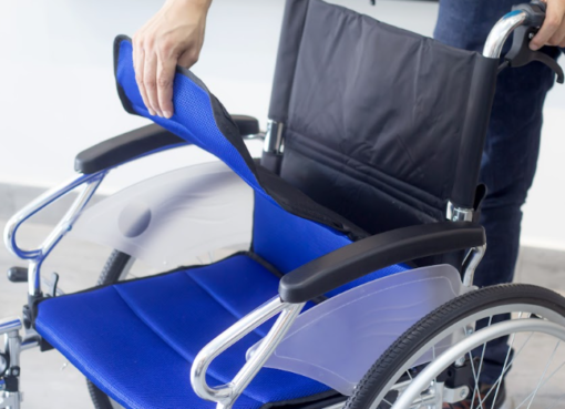 Silla de ruedas de transporte en aluminio FS903LA