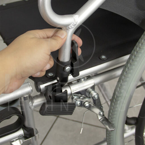 Silla de ruedas en aluminio FS908