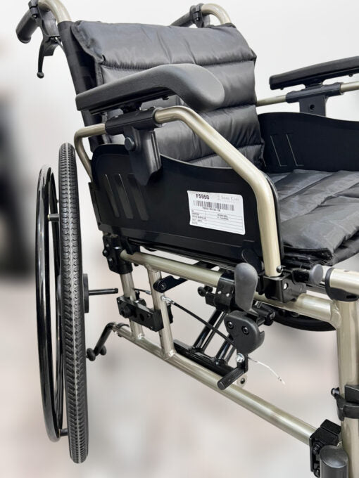 Silla de ruedas en aluminio ejecutiva FS950
