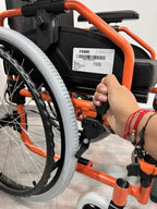 Silla de ruedas pediátrica FS980