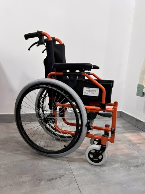 Silla de ruedas pediátrica FS980