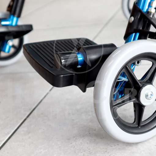 Caminador de lujo azul con piecero FT411