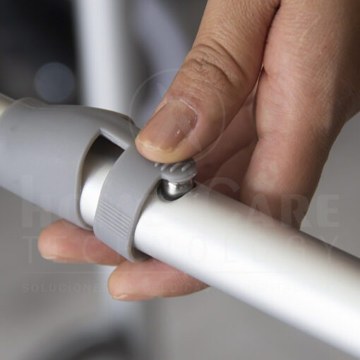 Caminador con ruedas delanteras plata FT440