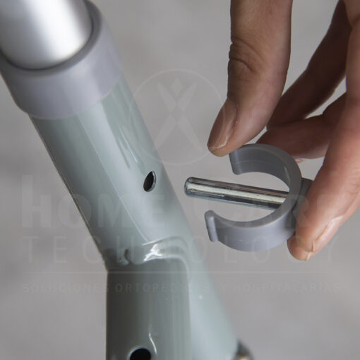 Caminador con ruedas delanteras plata FT440