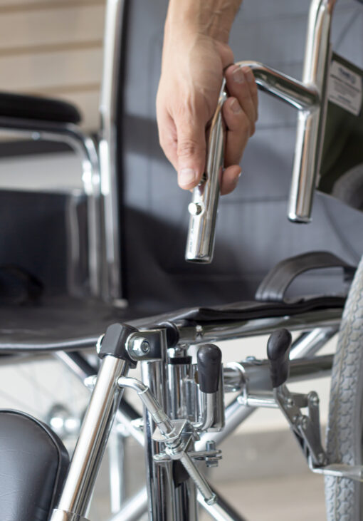 Silla de ruedas en acero FT546