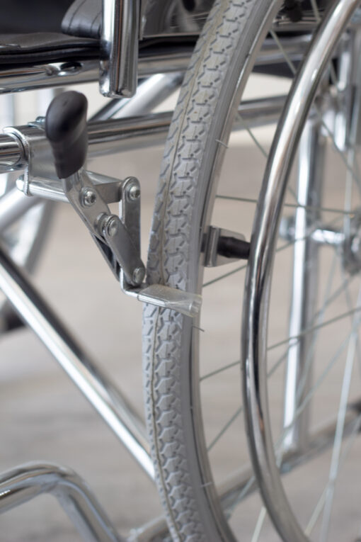 Silla de ruedas en acero FT546