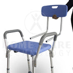 Silla de ducha azul con brazos de la marca Home Care Technology, ayuda sanitaria para baño, vista desde el lateral.