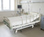 Mesa para barandas de cama hospitalaria MPM05 Home Care Technology, superficie ajustable y estructura blanca
