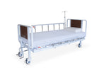 Cama hospitalaria manual Home Care Technology con estructura metálica y superficie ajustable para atención médica.