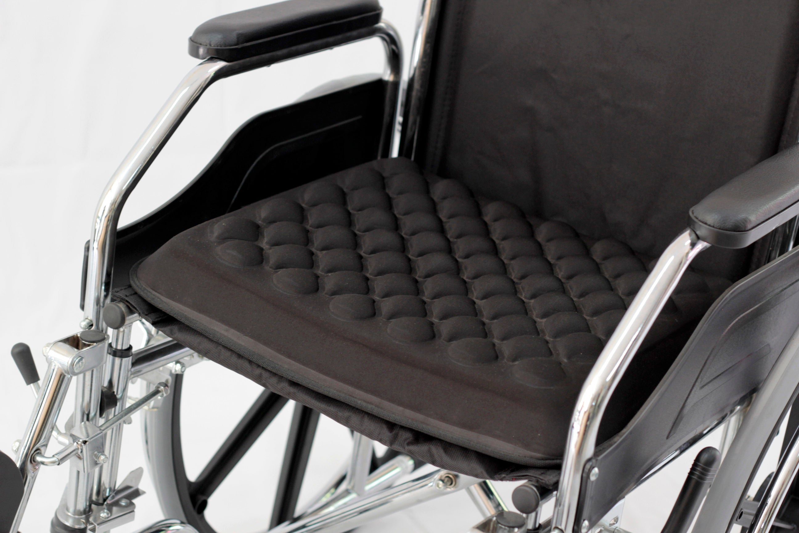 Cojín multiusos en gel con burbujas de la línea ortopédica Home Care Technology, diseño ergonómico y cómodo para soporte. Imagen principal del producto