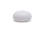 Masajeador térmico tipo pistola mini de la línea Beauty de Home Care Technology, muestra el dispositivo en uso.