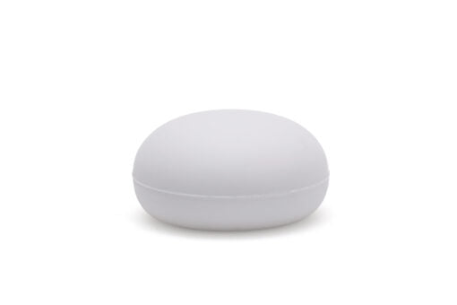 Masajeador térmico tipo pistola mini de la línea Beauty de Home Care Technology, muestra el dispositivo en uso.