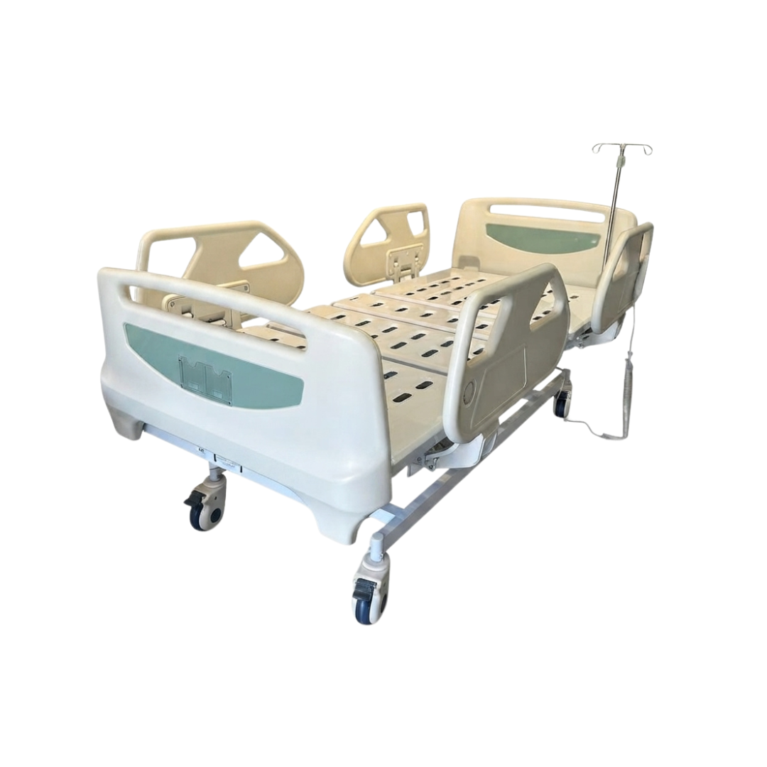 Cama hospitalaria eléctrica CE312 de Home Care Technology con estructura metálica y controles ajustables.