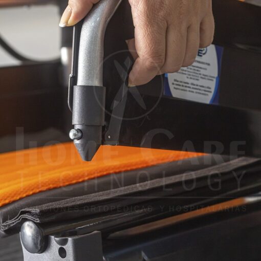 Silla de ruedas eléctrica en acero SRE949